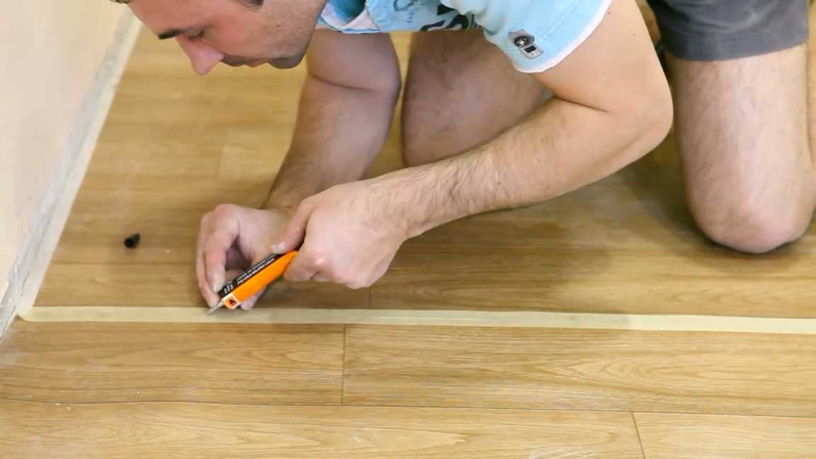Как правильно стелить линолеум на деревянный пол своими руками