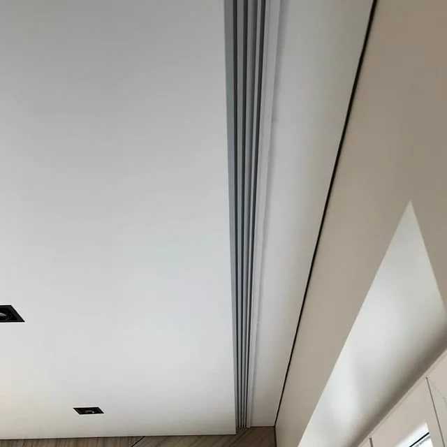 Ниша для штор в натяжном потолке, достоинства потолочной детали, варианты конструкций для скрытого карниза - 12 фото