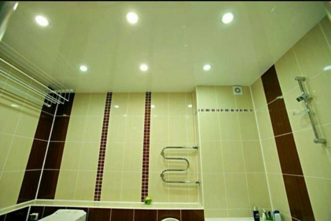 Подвесной потолок в ванной: 120 фото вариантов оформления подвесного потолка