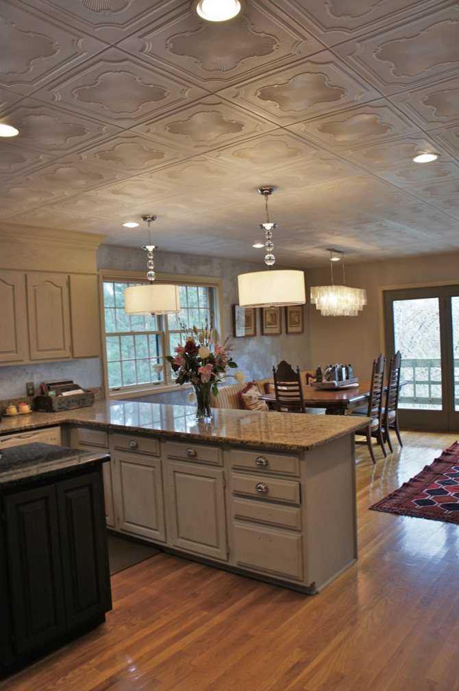 Какой потолок лучше сделать на кухне: варианты отделки эконом класса