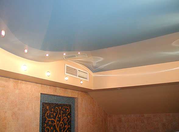 Гипсокартонные потолки своими руками: фото, схема, пошаговая инструкция, чтобы собрать и установить, и как сделать с подсветкой, шпаклевать и скрыть трещины?
