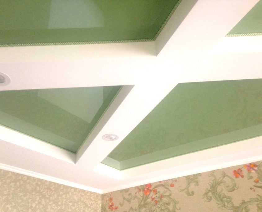 Потолок натяжной и из гипсокартона: комбинированный, двухуровневый, с подсветкой, фото