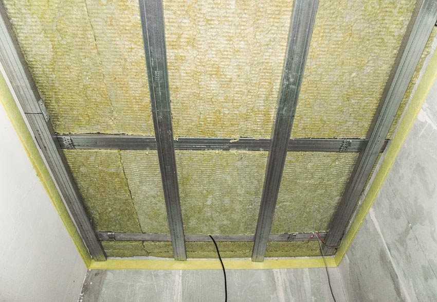 Преимущества и недостатки современных материалов для шумоизоляции потолка