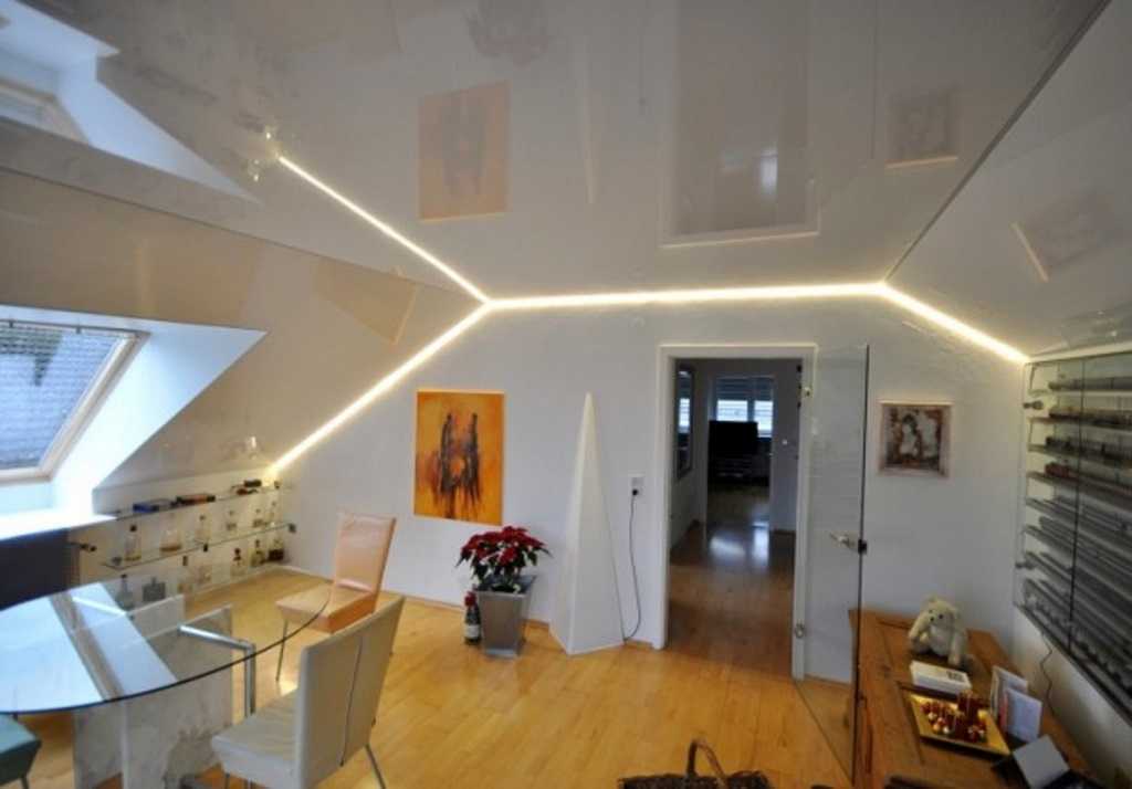 Потолок мансарды (53 фото): отделка гипсокартоном мансардного этажа и другие варианты дизайна, выбор потолочного плинтуса