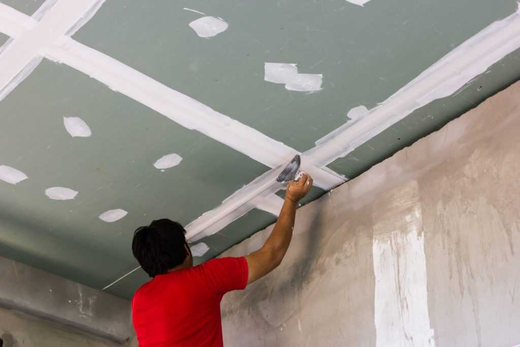 Чем покрасить потолок из гипсокартона: выбор краски, преимущества и недостатки вариантов