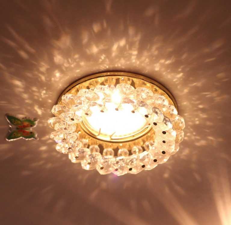 Какие бывают потолочные софиты, различия светодиодных ламп, правила монтажа