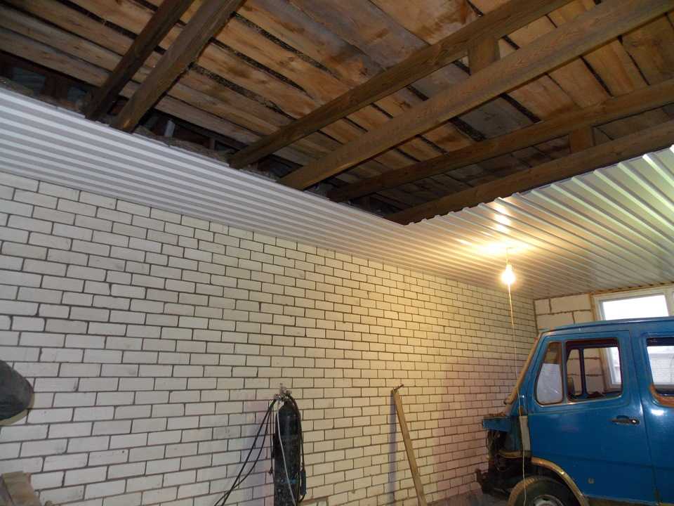 Чем обшить потолок в гараже: как сделать подшивку лучше, примеры в фото и видео