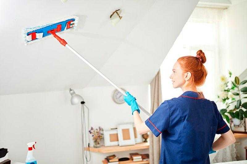 Как мыть натяжные потолки в домашних условиях: выбираем безопасный способ