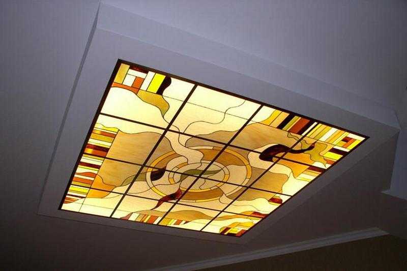 Виды стеклянных потолков с внутренней подсветкой