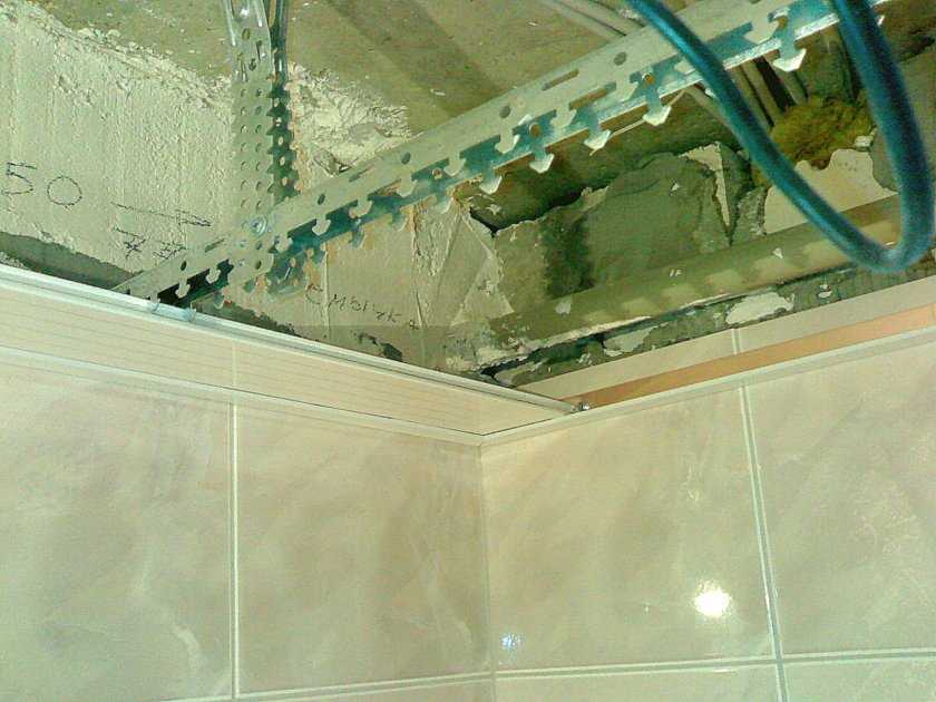 Алюминиевый реечный потолок в ванной комнате: установка своими руками