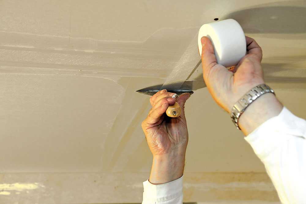 Как правильно шпаклевать потолок из гипсокартона под покраску своими руками