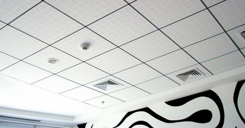 Вентиляционные потолочные решетки для подвесных потолков и для потолка армстронг: фото и видео