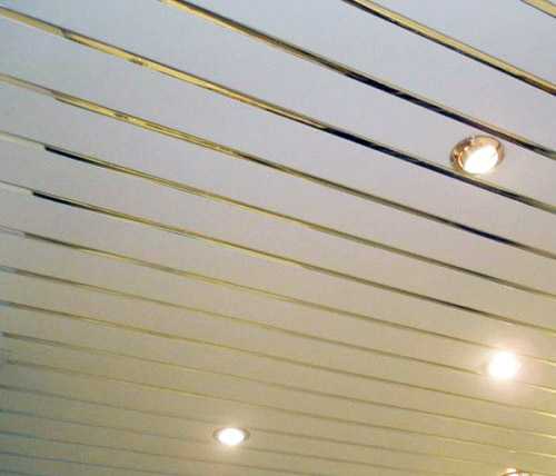 Алюминиевые подвесные потолки: особенности, плюсы и минусы