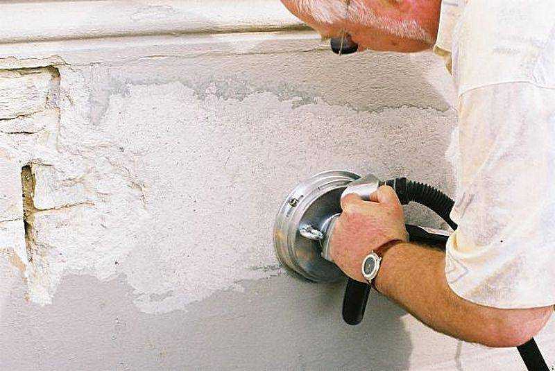Как снять водоэмульсионку с потолка: лучшие способы быстро избавиться от краски