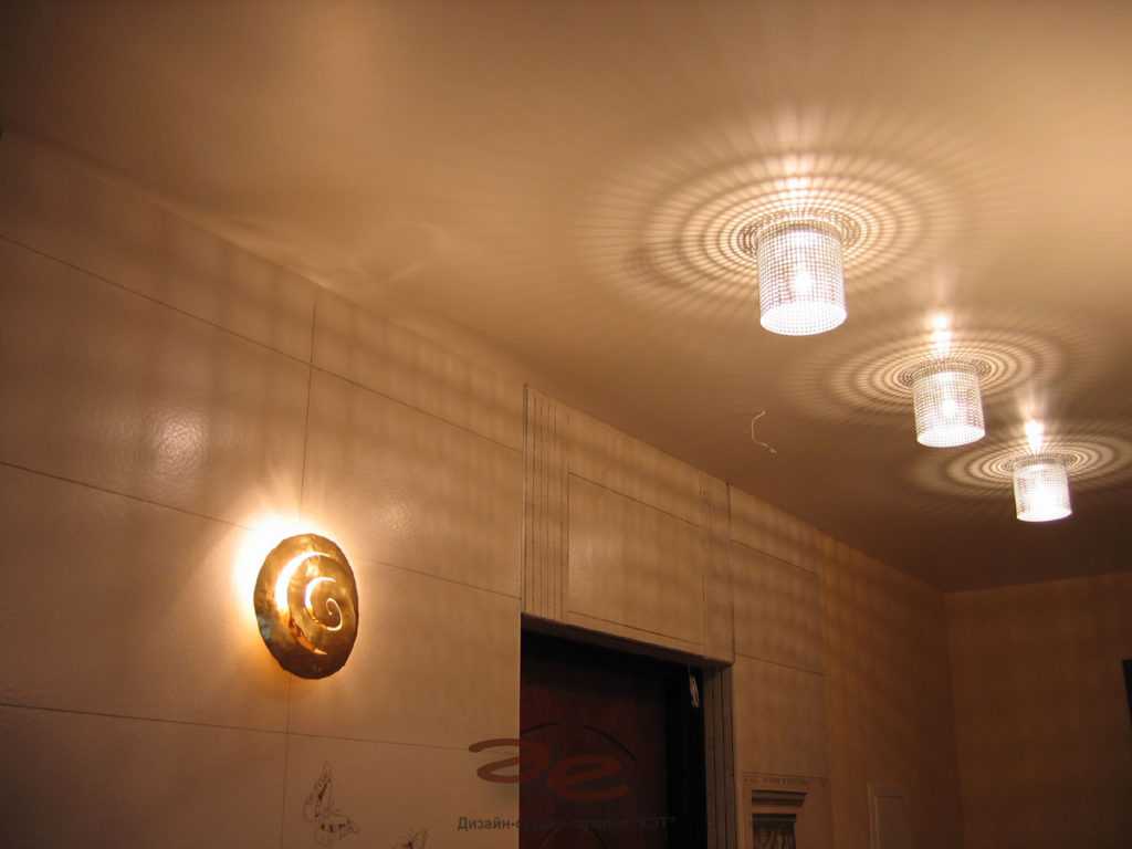 Монтаж потолочных светильников - как правильно сделать крепление и подключение, как расположить их на потолке, фото и видео примеры