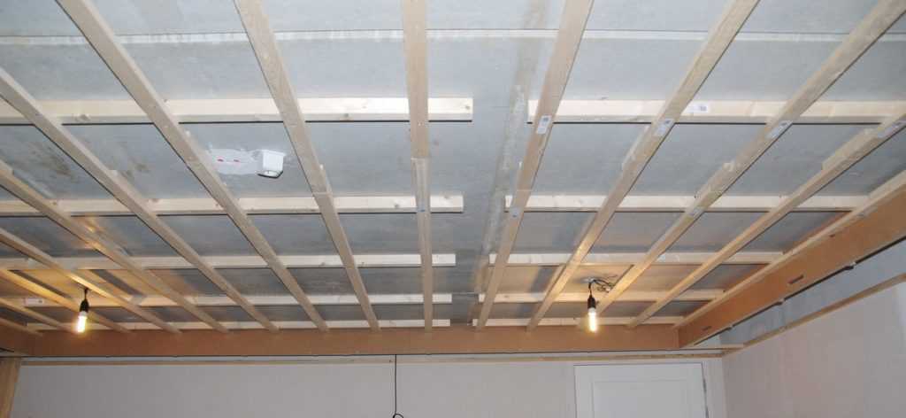 Как сделать потолок из гипсокартона своими руками?