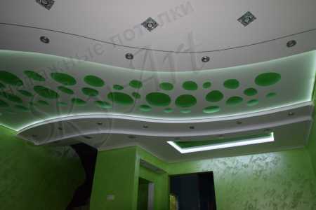 Перфорированные натяжные потолки: фото подвесных с подсветкой, монтаж и установка