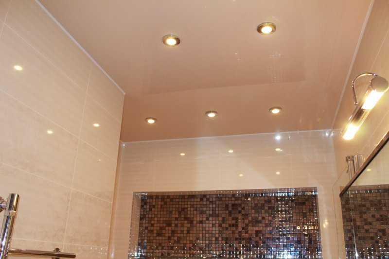 Подвесной потолок в ванной комнате: как сделать навесной потолок для ванной своими руками, что можно сделать с потолком, установка подвесного потолка, как и из чего можно сделать
