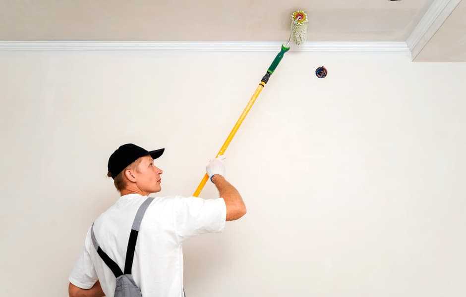 Как правильно покрасить гипсокартонный потолок
