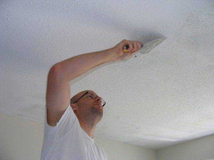 Как удалить побелку с потолка – эффективные способы и проверенные методы