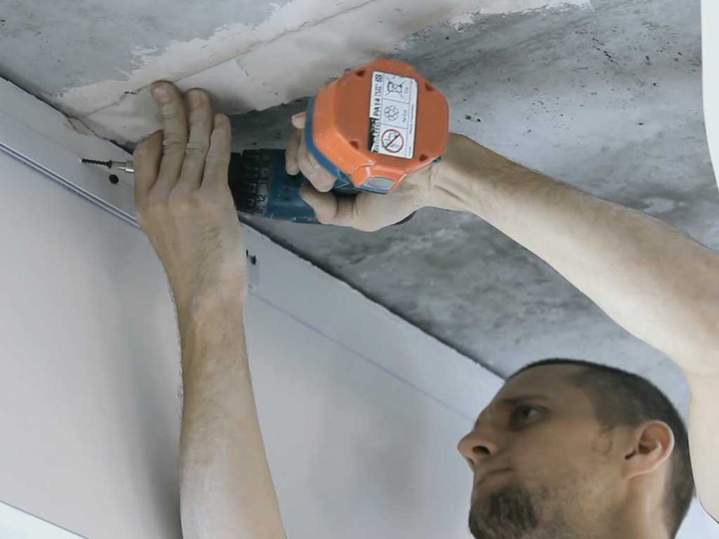 Как снять натяжной потолок: можно ли снова его натянуть после демонтажа своими руками