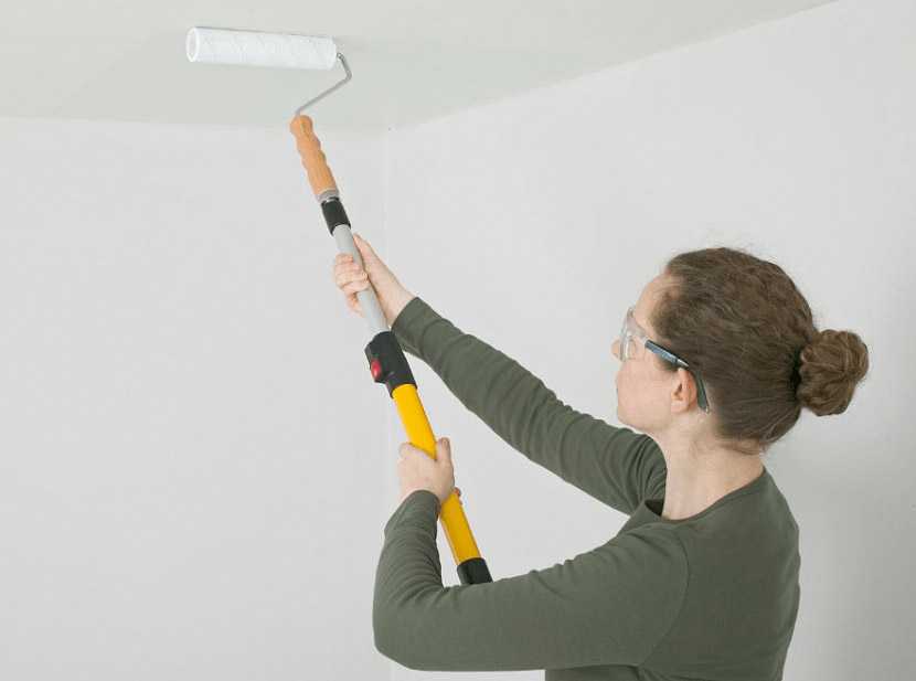 Каким валиком красить потолок водоэмульсионной краской, какой лучше и как выбрать