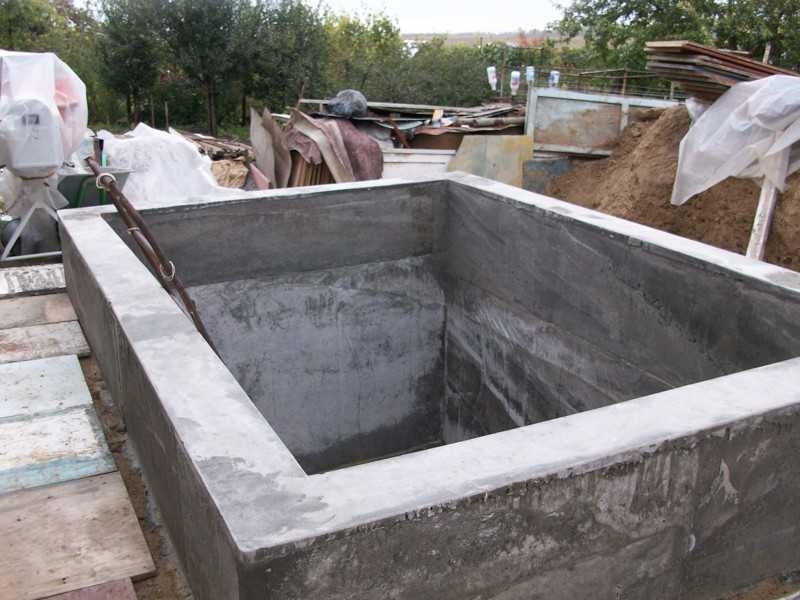 Дельные рекомендации, как залить бассейн из бетона своими руками