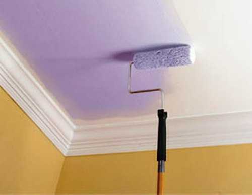 Как покрасить потолок без разводов - водоэмульсионной краской, акриловой