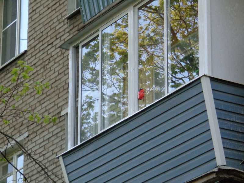 Балконы с выносом, фото различных вариантов увеличения площади, как расширить балкон своими руками, советы по монтажу и выбору конструкции, особенности выносного остекления