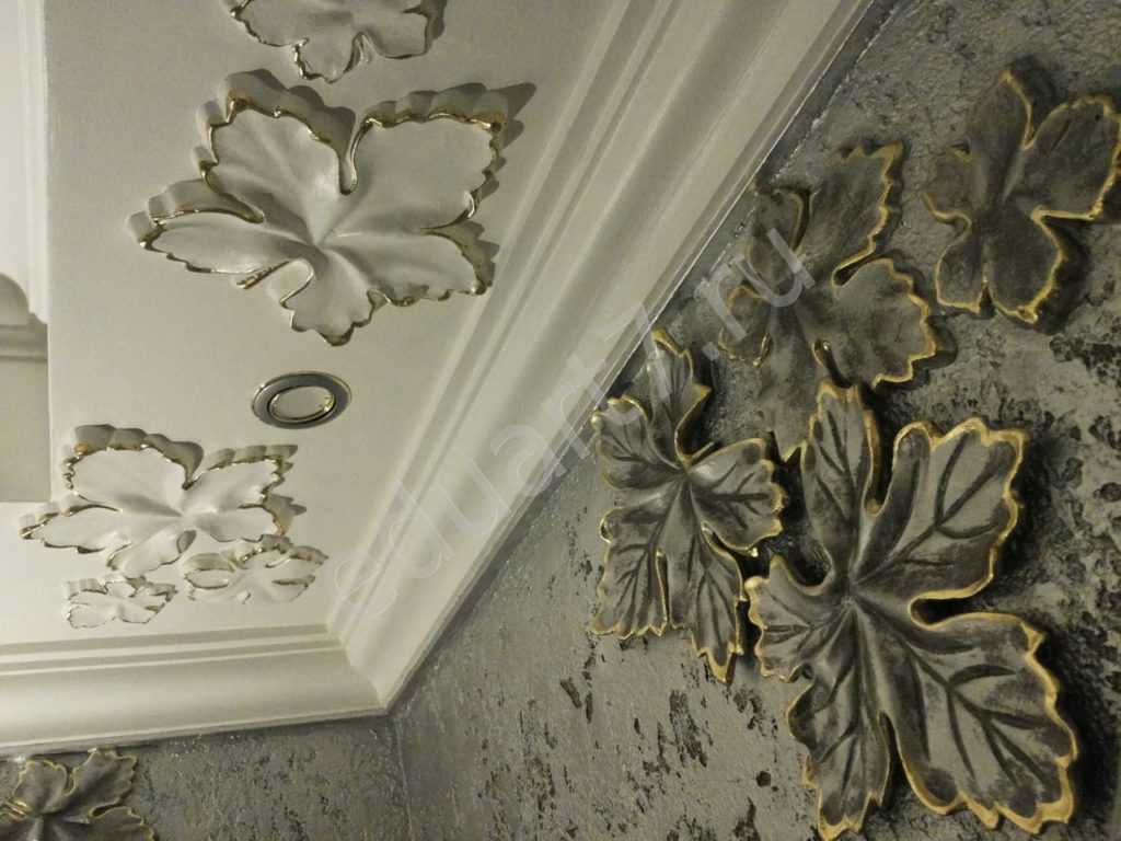 Лепнина на стенах: художественный декор из гипса в интерьере, полиуретановые рамки
 - 31 фото