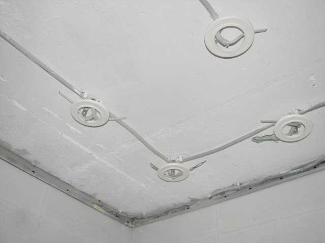 Натяжной потолок своими руками: пошаговая инструкция по установке и демонтажу с фото и видео