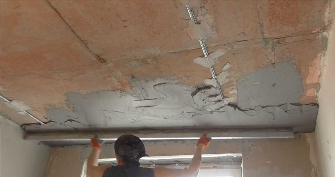 Оштукатуривание потолка из бетона своими руками новичку: технология под покраску