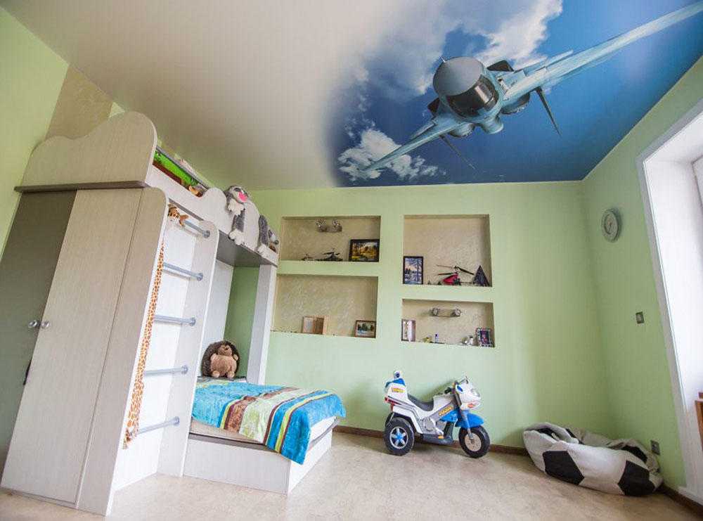 Какой лучше сделать потолок в детской комнате – варианты отделки
