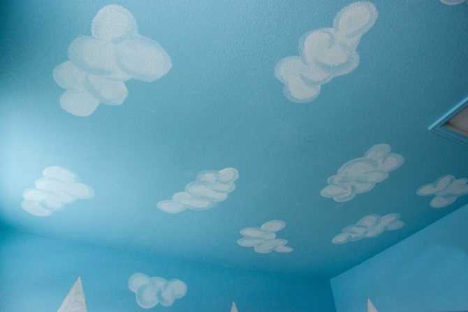 Натяжной потолок «небо» (36 фото): потолочные покрытия в виде живописных холстов