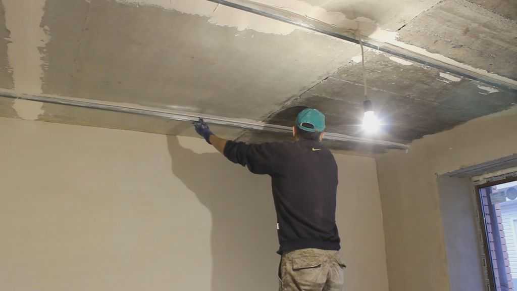 Как и чем правильно шпаклевать потолок своими руками, технология и материалы