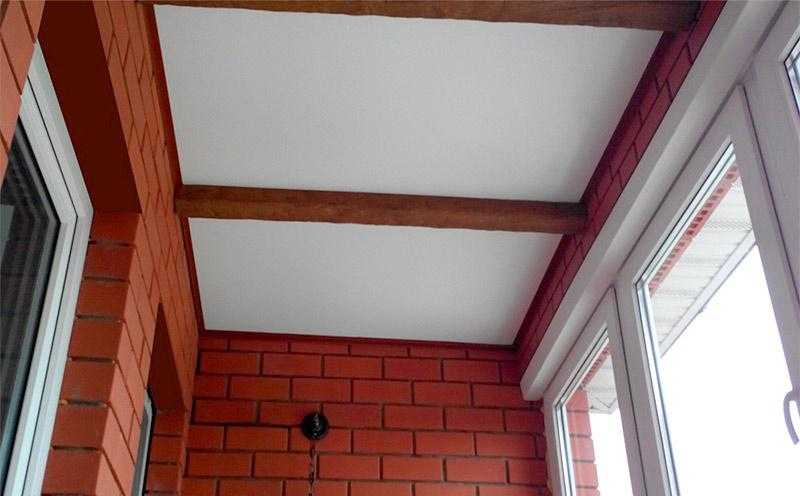 Качественное покрытие для потолка на лоджии (46 фото): из чего сделать натяжные потолки