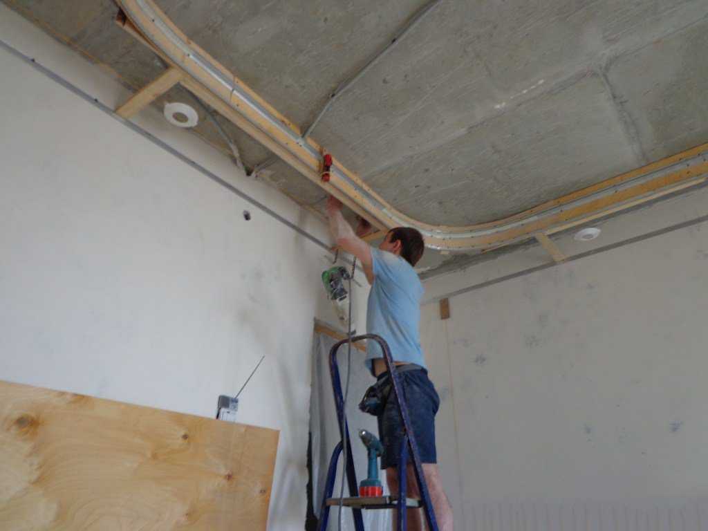Натяжной потолок своими руками (101 фото): пошаговая инструкция по монтажу и установке, как делают потолки, устанавливаются до поклейки обоев или после