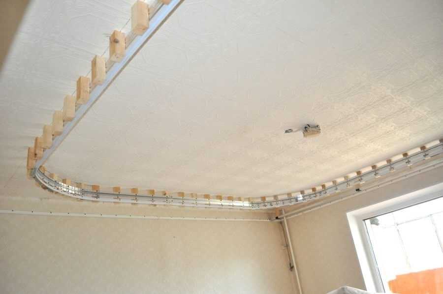 Как сделать реечный потолок на кухне?
