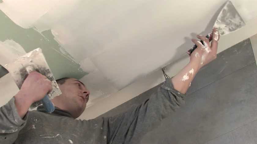 Как зашпаклевать потолок