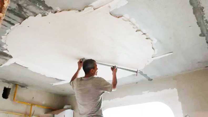 Как выровнять потолок шпаклевкой - выравнивание потолка своими руками
