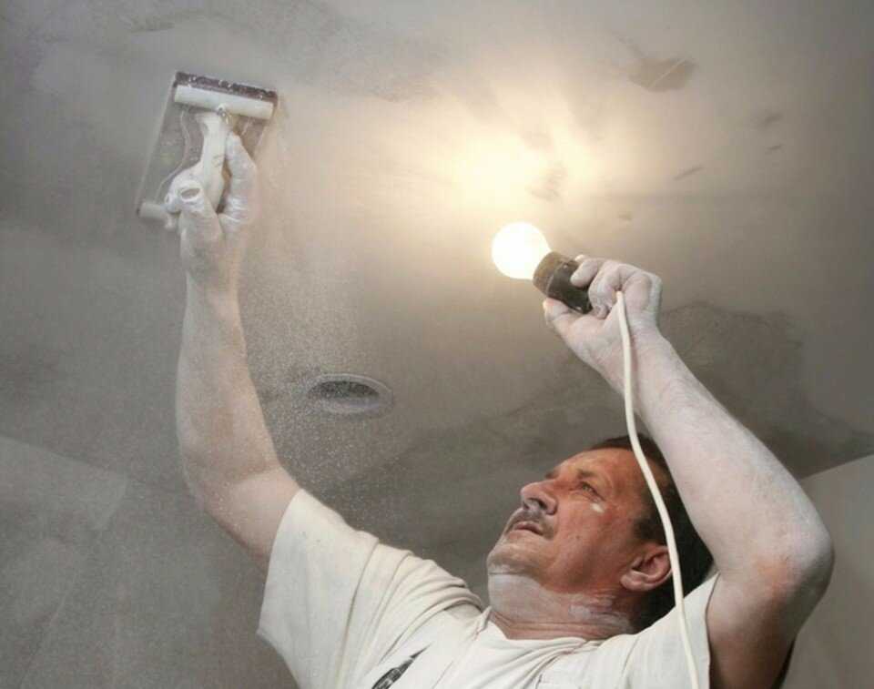 Как побелить потолок водоэмульсионной краской правильно, равномерно, чем побелить потолок в квартире, примеры на фото и видео: излагаем по порядку