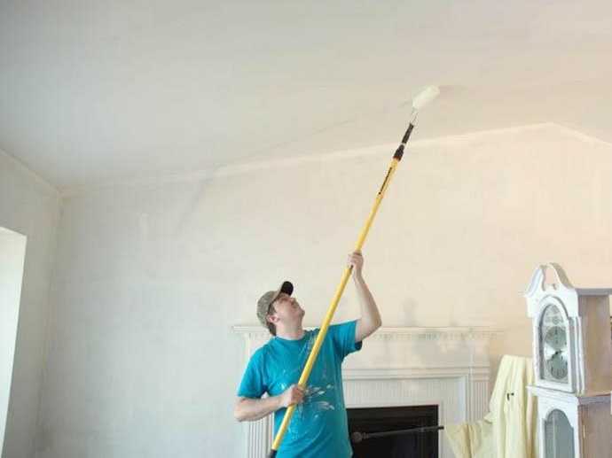 Как покрасить потолок водоэмульсионной краской по старой побелке