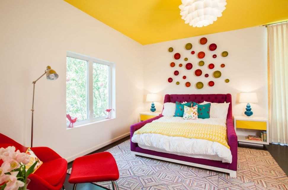 Матовые натяжные потолки: плюсы и минусы, выбор цвета для спальни