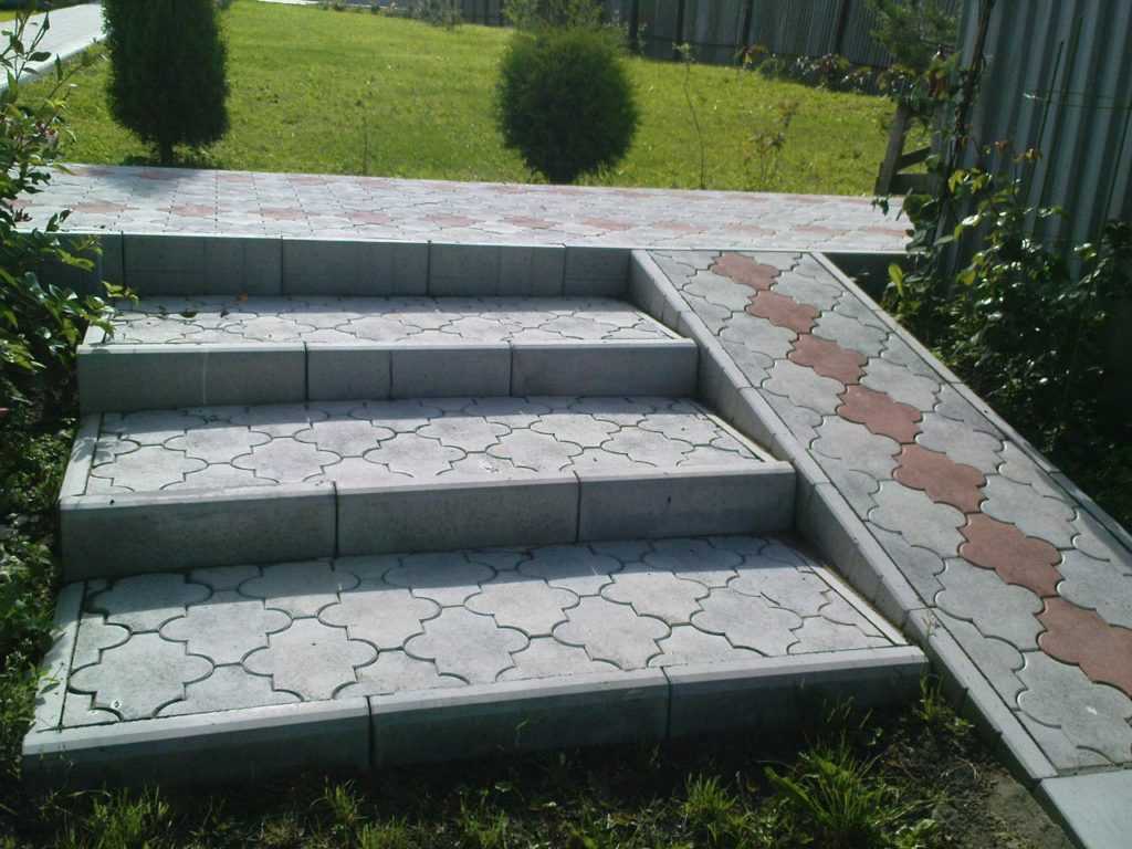 Укладка гранитной плитки на бетонное основание