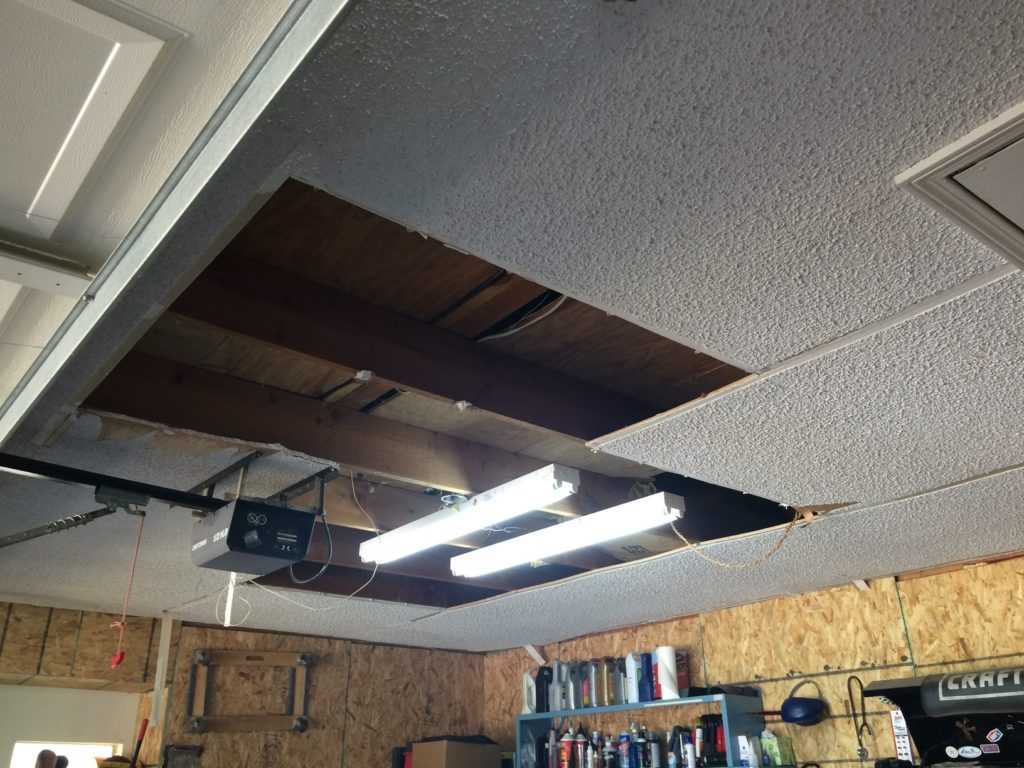 Чем обшить потолок в гараже