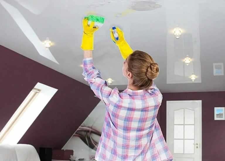 Чем отмыть натяжной потолок на кухне: средства, способы