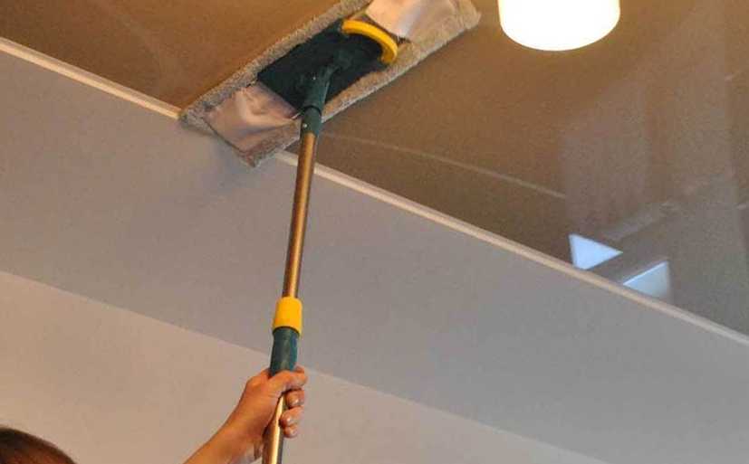 Как ухаживать за натяжным потолком — пошаговая инструкция
