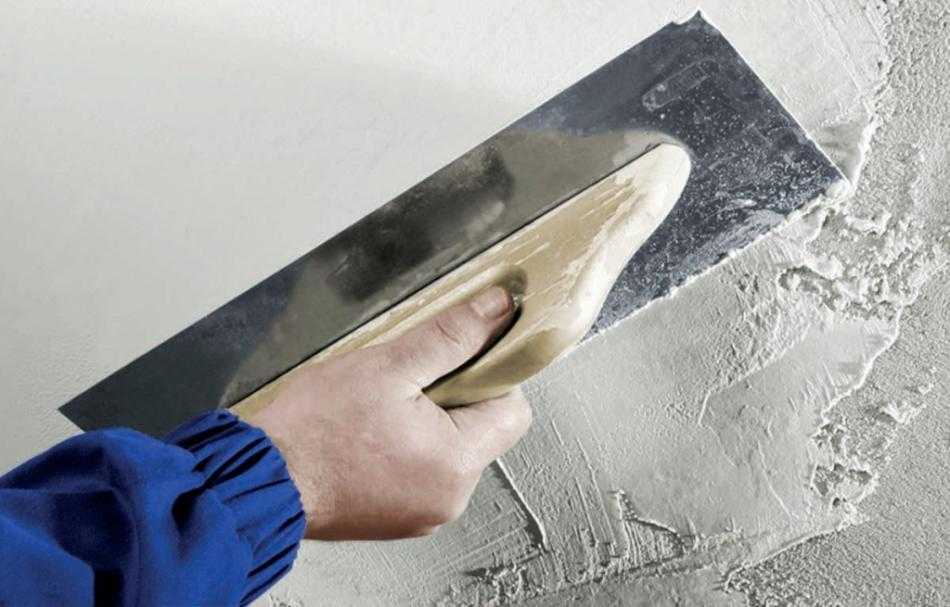 Как шпаклевать потолок своими руками? от выбора шпаклевки до пошаговой инструкции от специалиста.