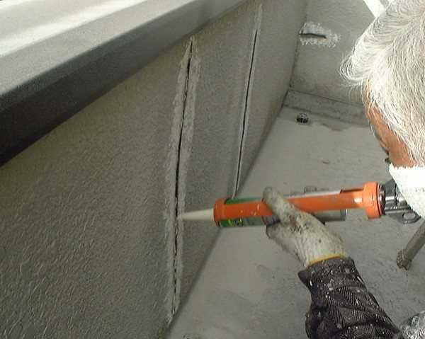 Чем и как заделать дырки в бетонном потолке