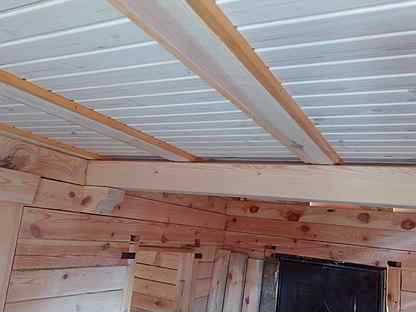 Отделка потолка в деревянном доме - материалы, идеи и варианты